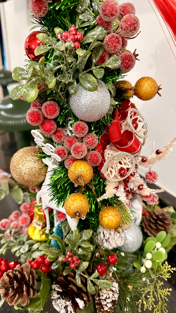 Cardinal Bauble Tree
