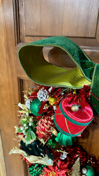 Red Robin Bauble Wreath